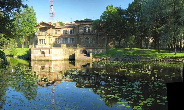 Lopukhinsky Garden