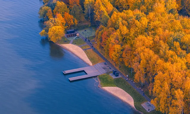 Senezh Lake